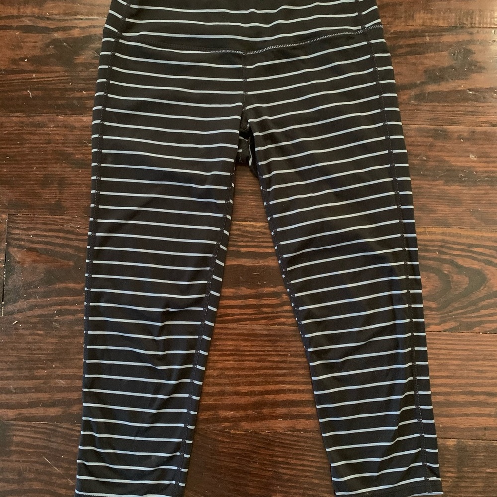 ATHLETA Black Gray Stripe Crop Leggings Capris S
